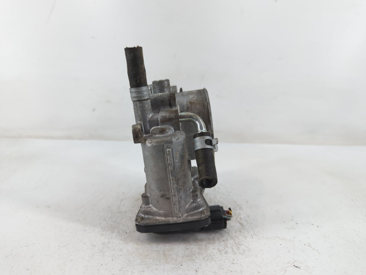 2017-2022 Subaru Impreza Throttle Body P/N:16112AA470 Fits Fits 2017 2018 2019 2020 2021 2022 OEM Used Auto Parts - Oemuseda