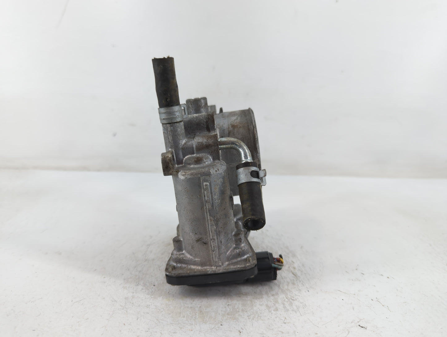 2017-2022 Subaru Impreza Throttle Body P/N:16112AA470 Fits Fits 2017 2018 2019 2020 2021 2022 OEM Used Auto Parts - Oemuseda