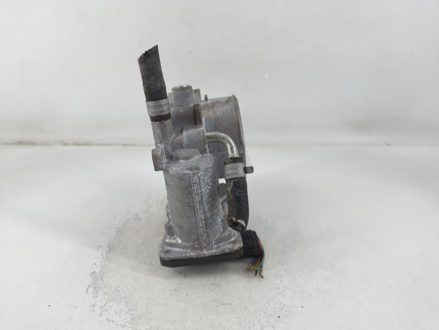 2017-2022 Subaru Impreza Throttle Body P/N:01259 2U02 2010 Fits Fits 2017 2018 2019 2020 2021 2022 OEM Used Auto Parts - Oem