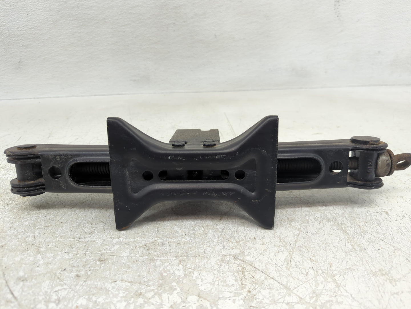 2018 Subaru Legacy Spare Scissor Car Jack - Oemusedautoparts1.com