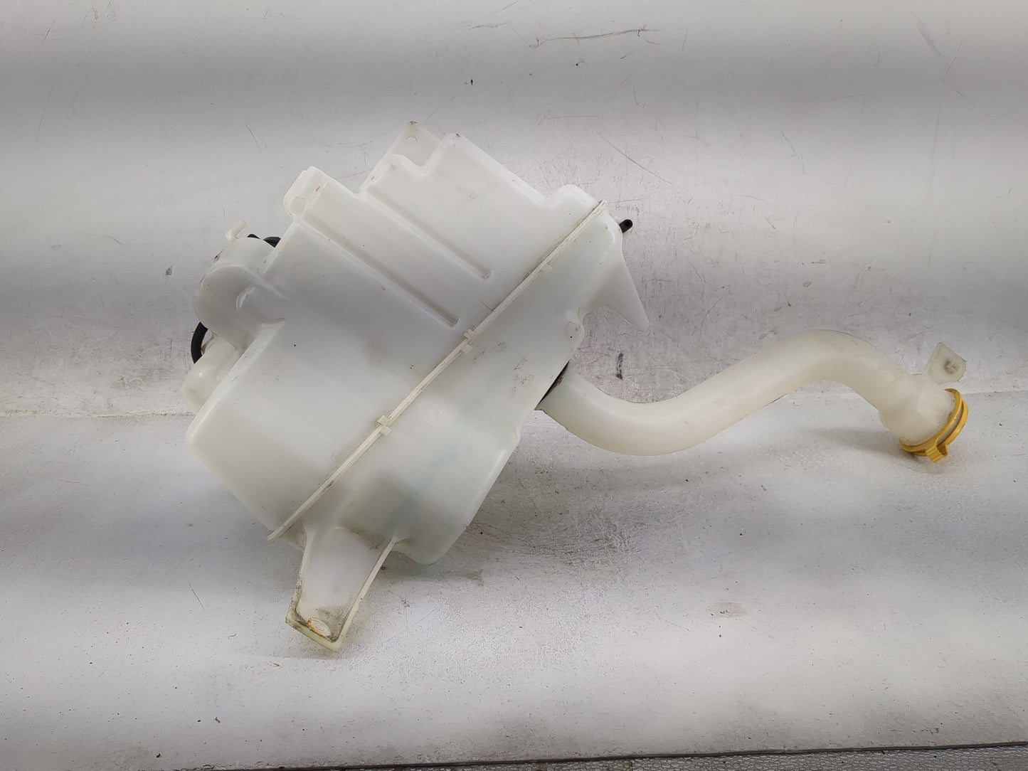 2015-2019 Subaru Legacy Windshield Washer Fluid Reservoir Bottle Oem 1474194 - Oemusedautoparts1.com