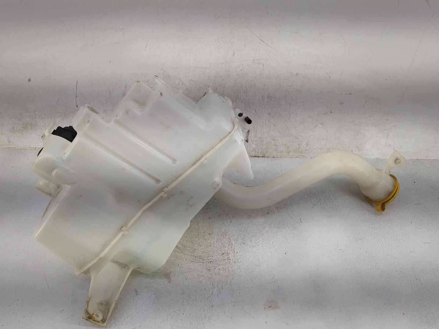 2015-2019 Subaru Legacy Windshield Washer Fluid Reservoir Bottle Oem 1474194 - Oemusedautoparts1.com