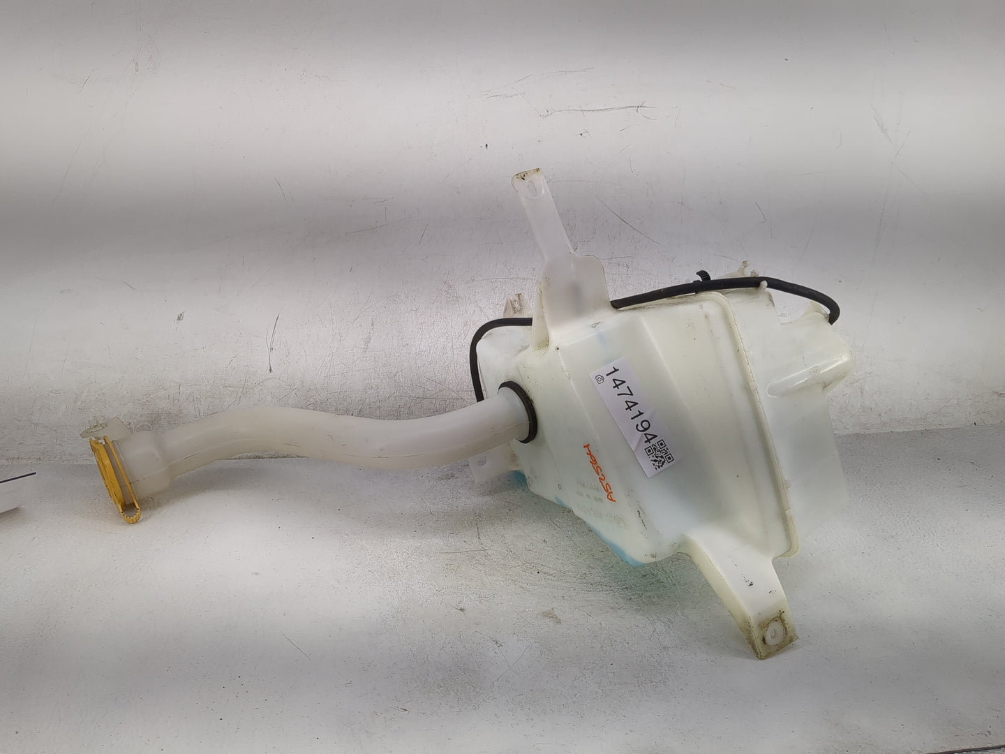 2015-2019 Subaru Legacy Windshield Washer Fluid Reservoir Bottle Oem 1474194 - Oemusedautoparts1.com