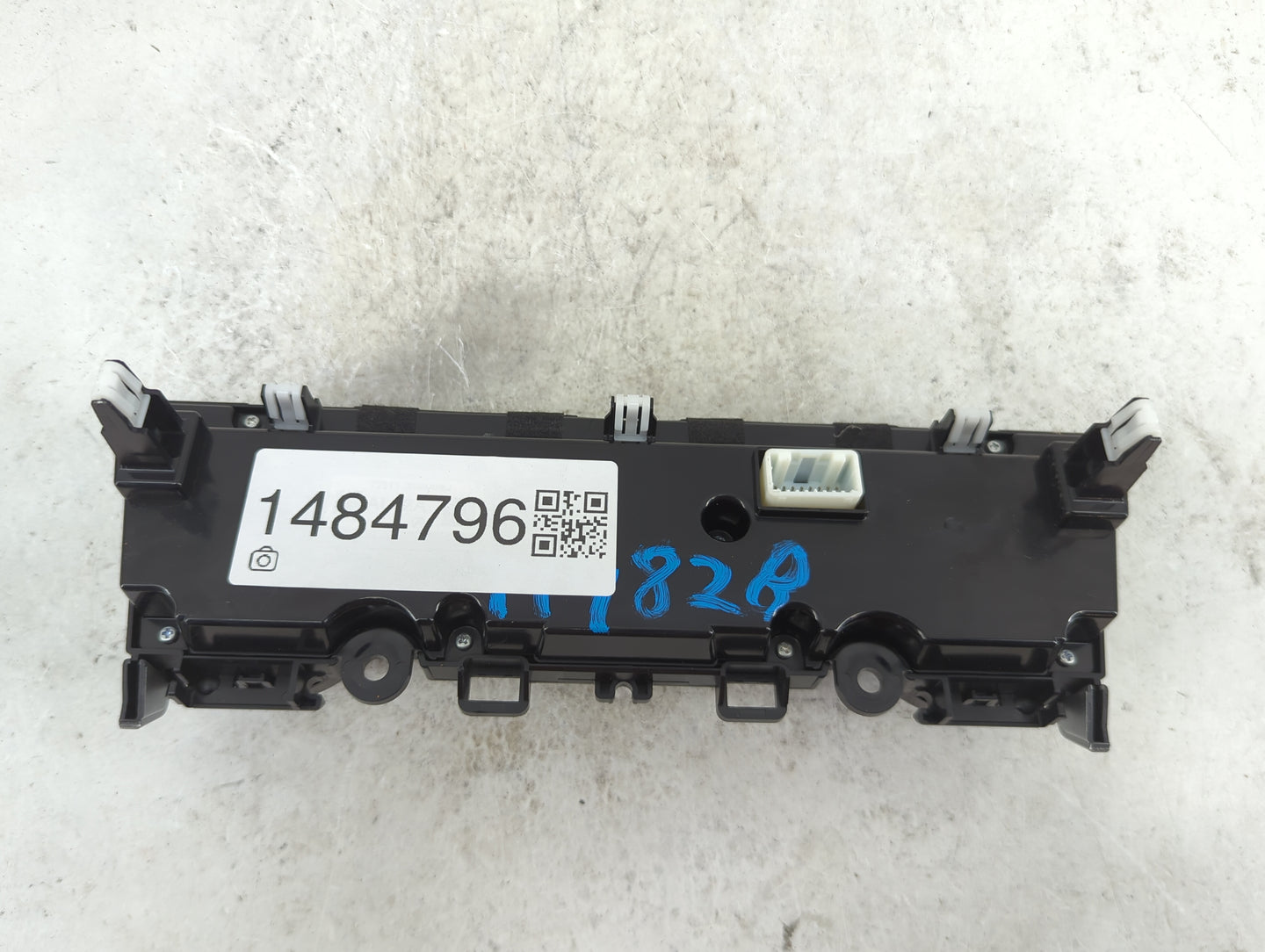 2018-2019 Subaru Legacy Climate Control Module Temperature AC/Heater Replacement Fits Fits 2018 2019 OEM Used Auto Parts - O