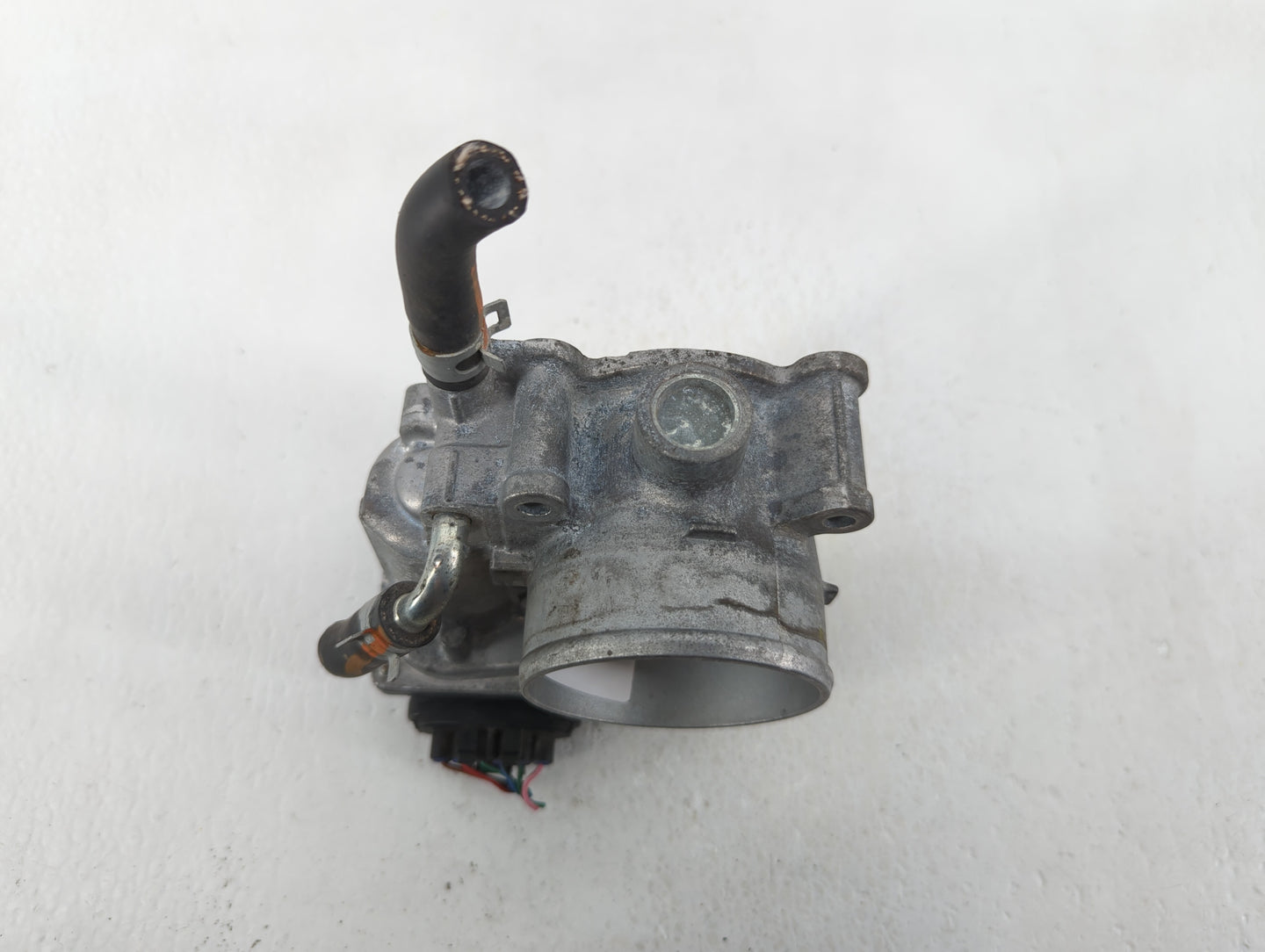 2013-2019 Subaru Legacy Throttle Body P/N:16112AA38A Fits Fits 2013 2014 2015 2016 2017 2018 2019 OEM Used Auto Parts - Oemu
