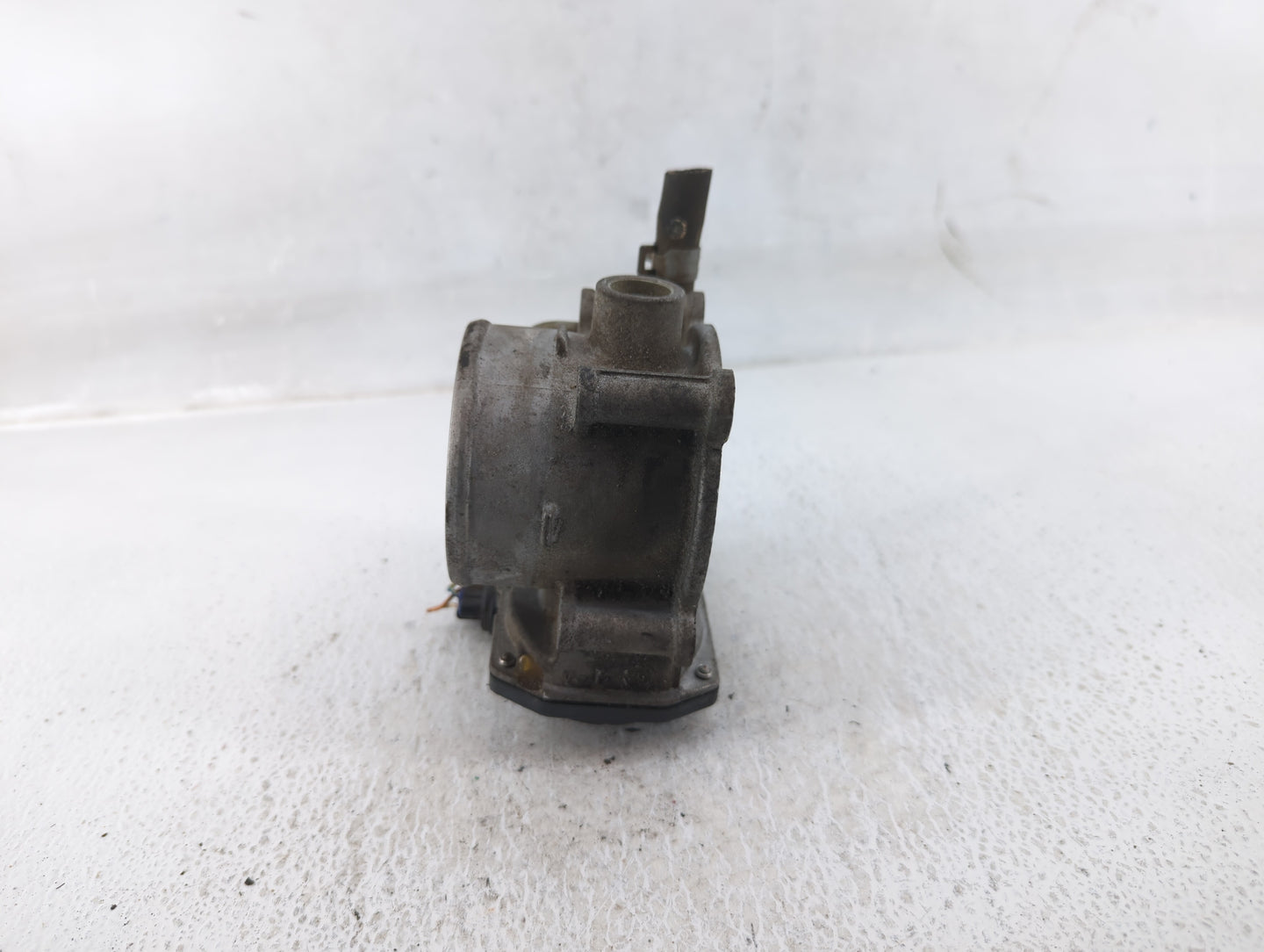 2010-2019 Subaru Legacy Throttle Body P/N:16112AA320 Fits Fits 2010 2011 2012 2013 2014 2015 2016 2017 2018 2019 OEM Used Au