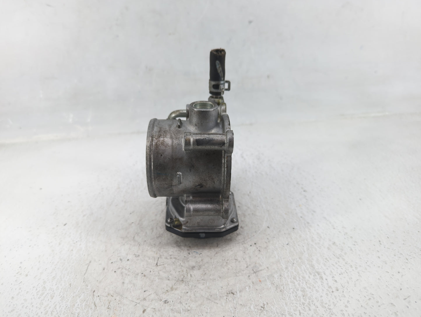 2013-2019 Subaru Legacy Throttle Body P/N:16112AA38A Fits Fits 2013 2014 2015 2016 2017 2018 2019 OEM Used Auto Parts - Oemu