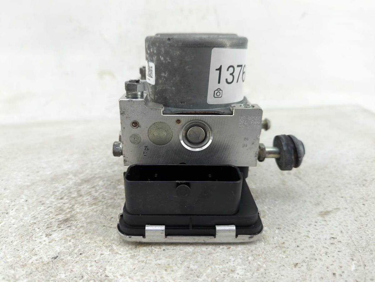 2018 Subaru Xv Anti-Lock Brake ABS Pump Module Actuator OEM P/N:27536FL060 Fits OEM Used Auto Parts - Oemusedautoparts1.com