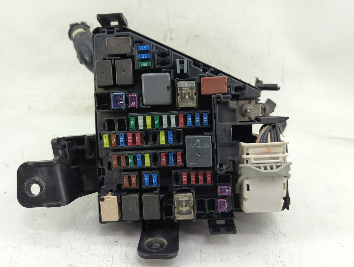 2018 Subaru Xv Fusebox Fuse Box Panel Relay Module P/N:MB504102B Fits OEM Used Auto Parts - Oemusedautoparts1.com