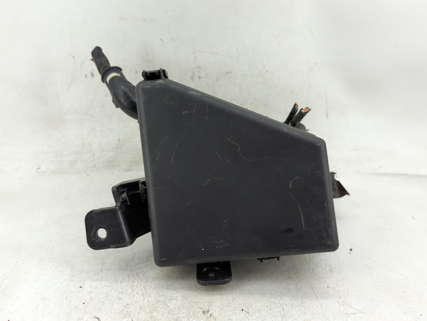 2018 Subaru Xv Fusebox Fuse Box Panel Relay Module P/N:MB504102B Fits OEM Used Auto Parts - Oemusedautoparts1.com