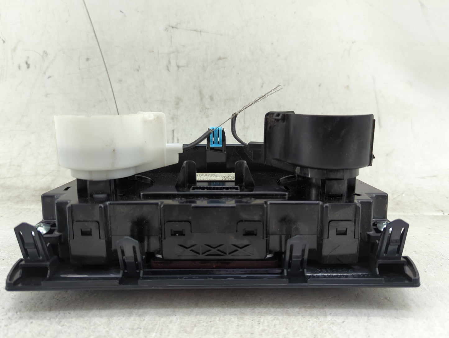 2018 Subaru Xv Climate Control Module Temperature AC/Heater Replacement P/N:72311FL500 Fits OEM Used Auto Parts - Oemusedaut