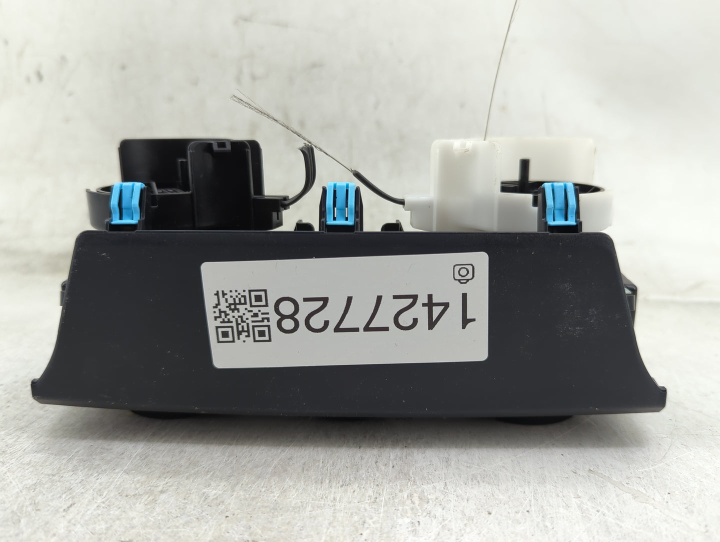 2018 Subaru Xv Climate Control Module Temperature AC/Heater Replacement P/N:72311FL500 Fits OEM Used Auto Parts - Oemusedaut