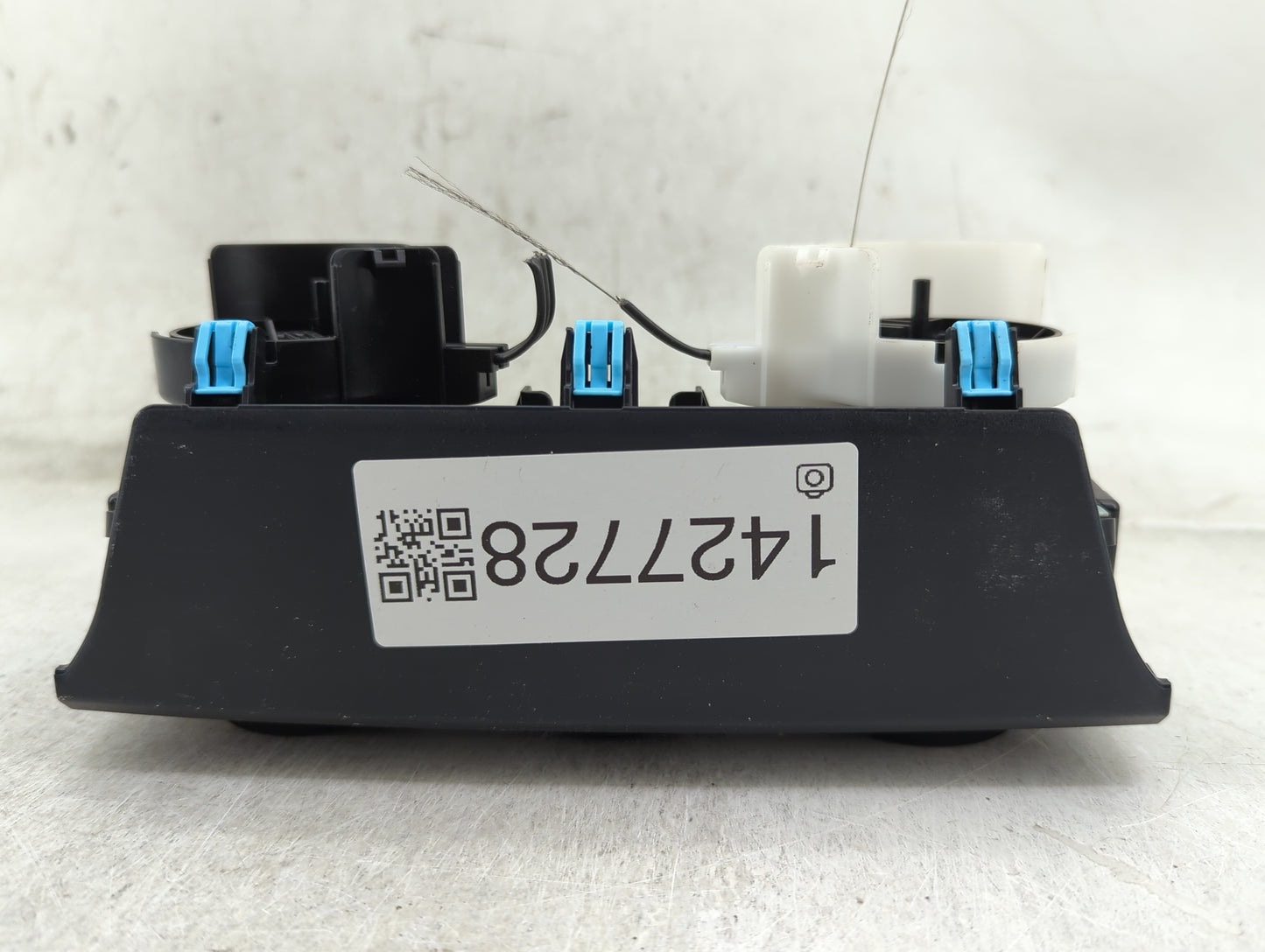 2018 Subaru Xv Climate Control Module Temperature AC/Heater Replacement P/N:72311FL500 Fits OEM Used Auto Parts - Oemusedaut