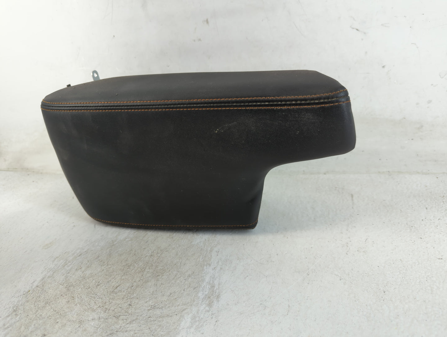 2018 Subaru Xv Center Console Armrest Cover Lid Fits OEM Used Auto Parts - Oemusedautoparts1.com