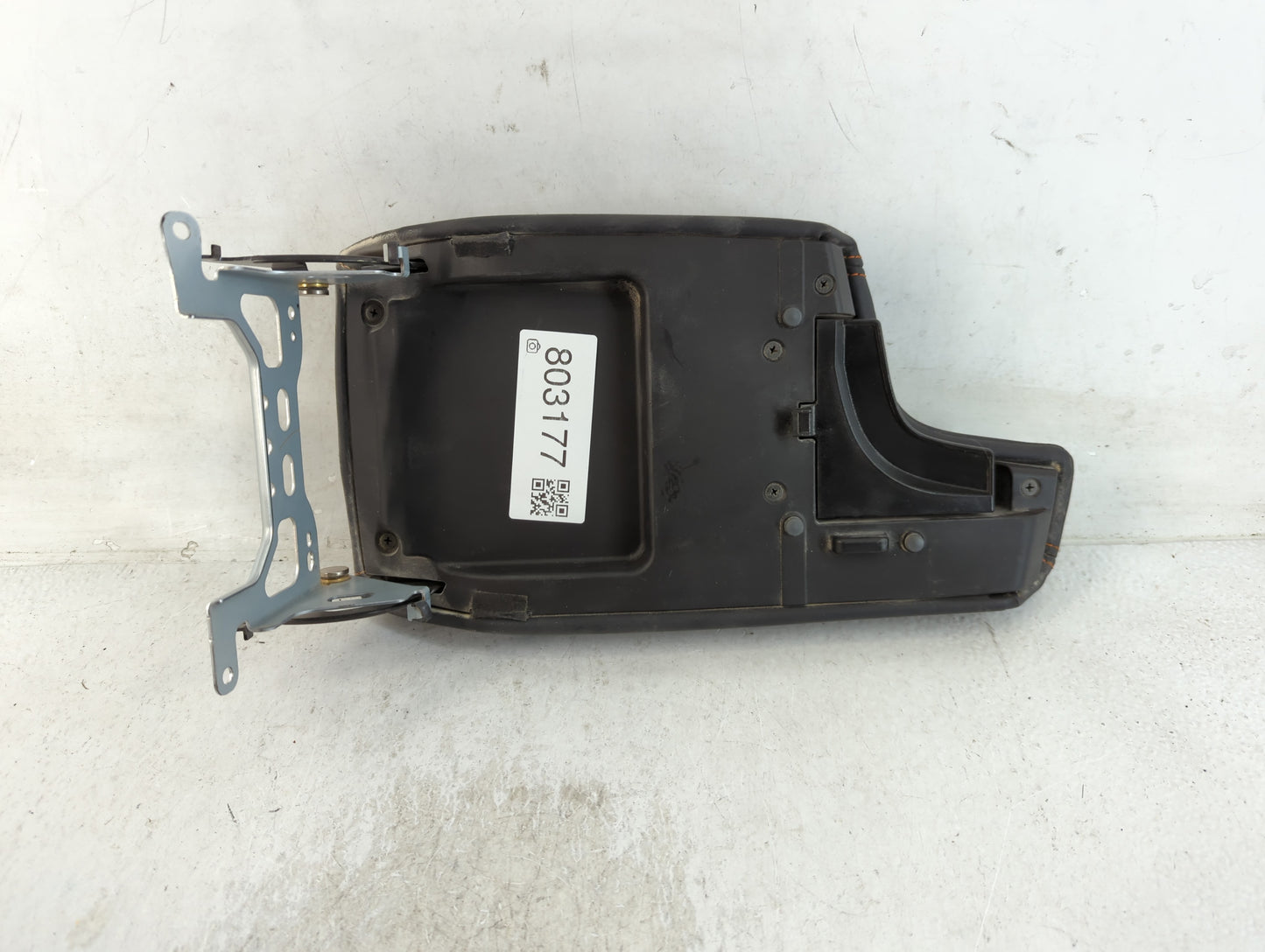 2018 Subaru Xv Center Console Armrest Cover Lid Fits OEM Used Auto Parts - Oemusedautoparts1.com