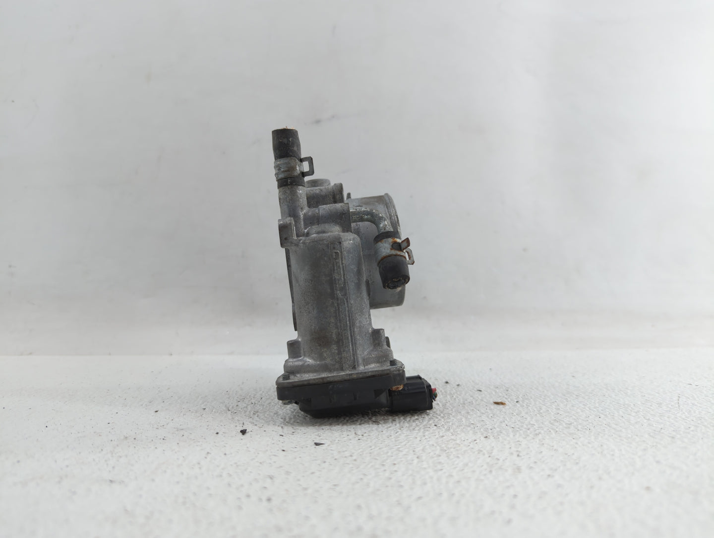2018 Subaru Xv Crosstrek Throttle Body P/N:16112AA470 Fits Fits 2017 OEM Used Auto Parts - Oemusedautoparts1.com