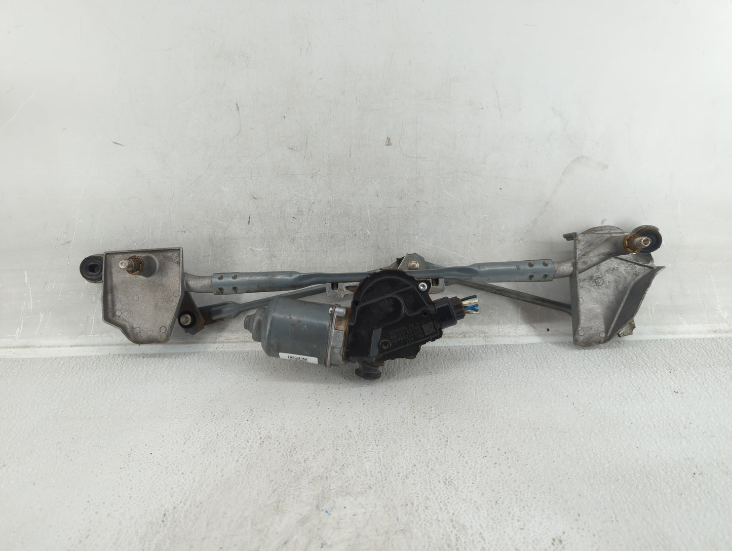 2010-2022 Toyota 4runner Front Windshield Wiper Motor P/N:85110-60390 Fits OEM Used Auto Parts - Oemusedautoparts1.com