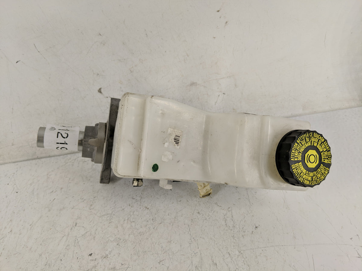 2018-2022 Toyota C-hr Brake Master Cylinder 1219251 - Oemusedautoparts1.com