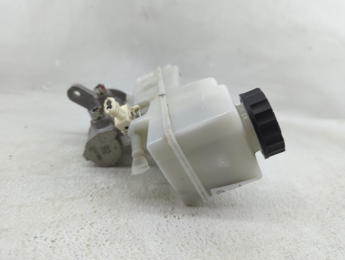 2018-2022 Toyota C-hr Brake Master Cylinder 1278055 - Oemusedautoparts1.com
