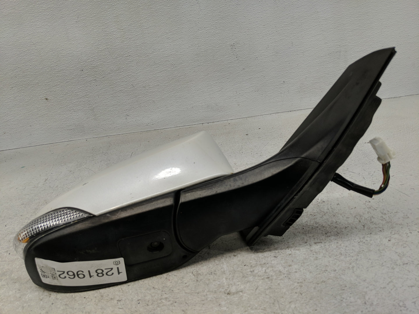 2018 Toyota C-Hr Side Mirror Replacement Passenger Right View Door Mirror P/N:E11048540 Fits OEM Used Auto Parts - Oemusedau