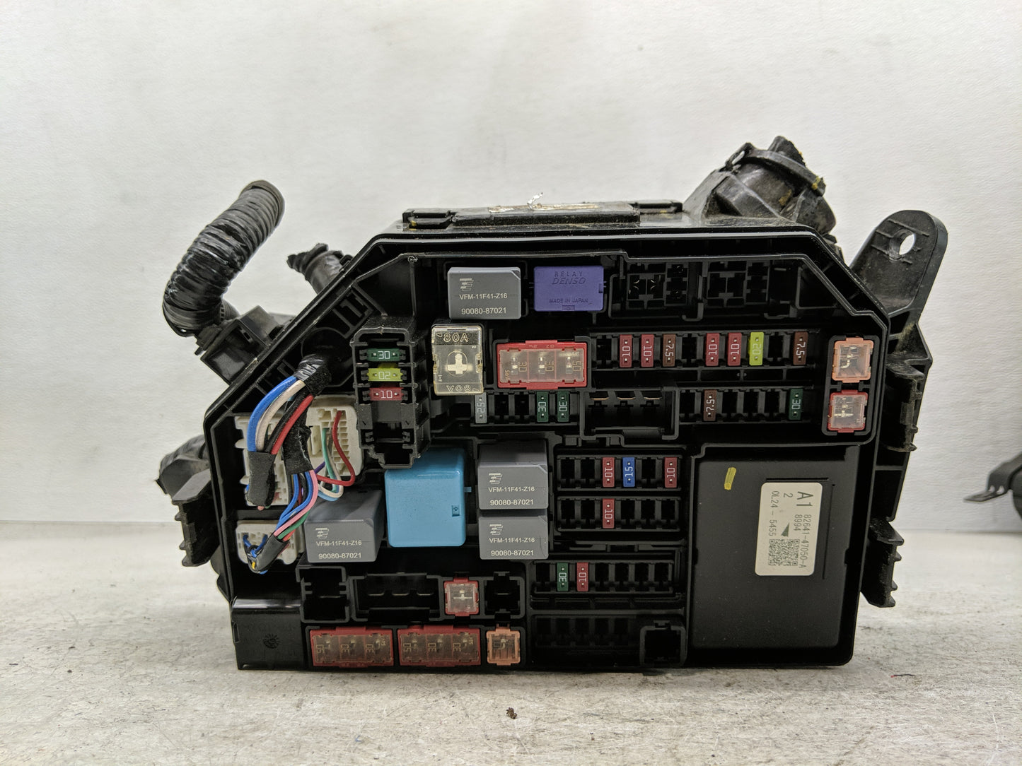 2018-2022 Toyota C-Hr Fusebox Fuse Box Panel Relay Module P/N:82641-47050-A Fits Fits 2018 2019 2020 2021 2022 OEM Used Auto