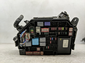 2018-2022 Toyota C-Hr Fusebox Fuse Box Panel Relay Module P/N:82641-47050-A Fits Fits 2018 2019 2020 2021 2022 OEM Used Auto Parts