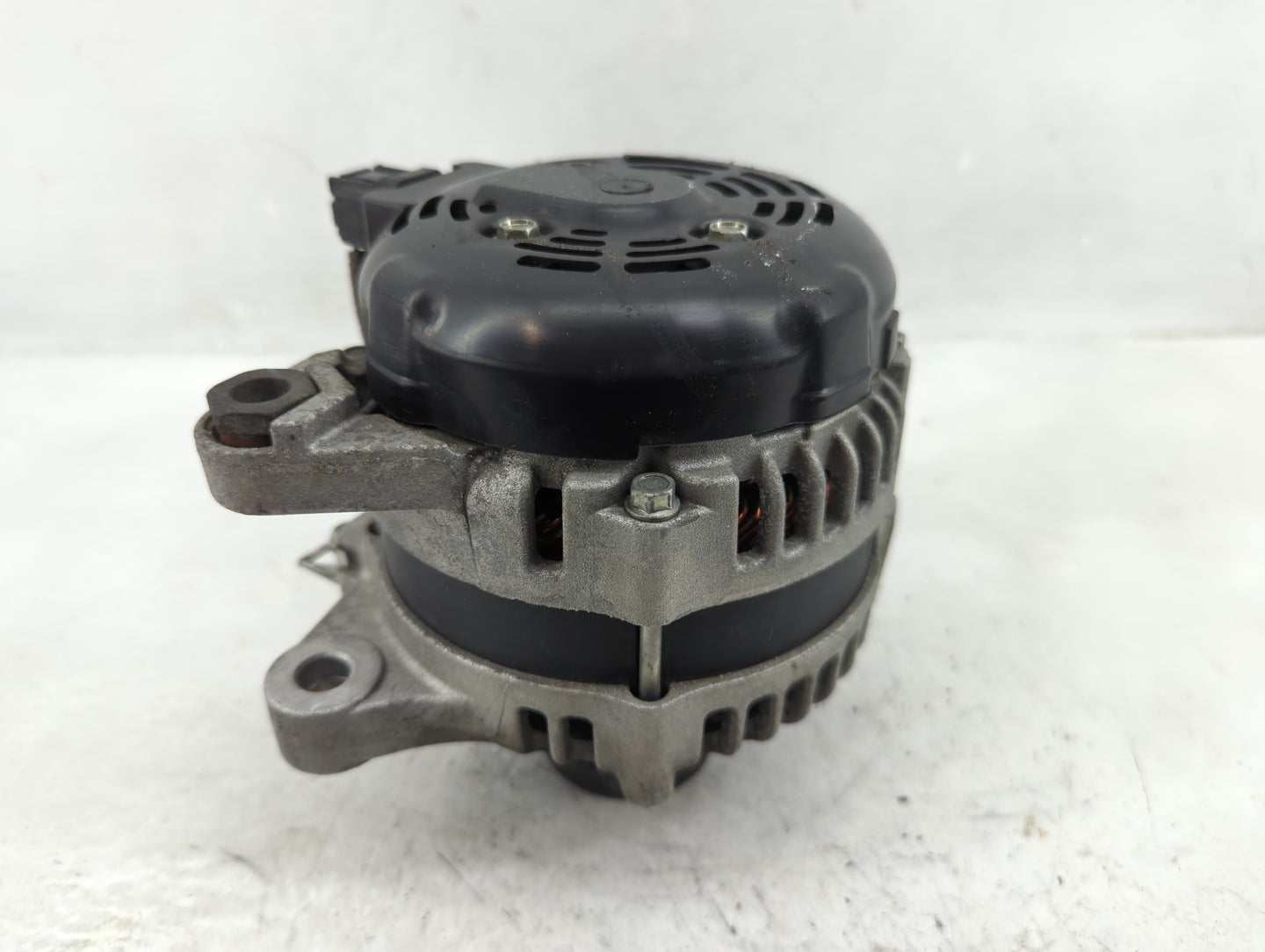 2018-2022 Toyota C-Hr Alternator Replacement Generator Charging Assembly Engine OEM P/N:2706037250 Fits OEM Used Auto Parts 