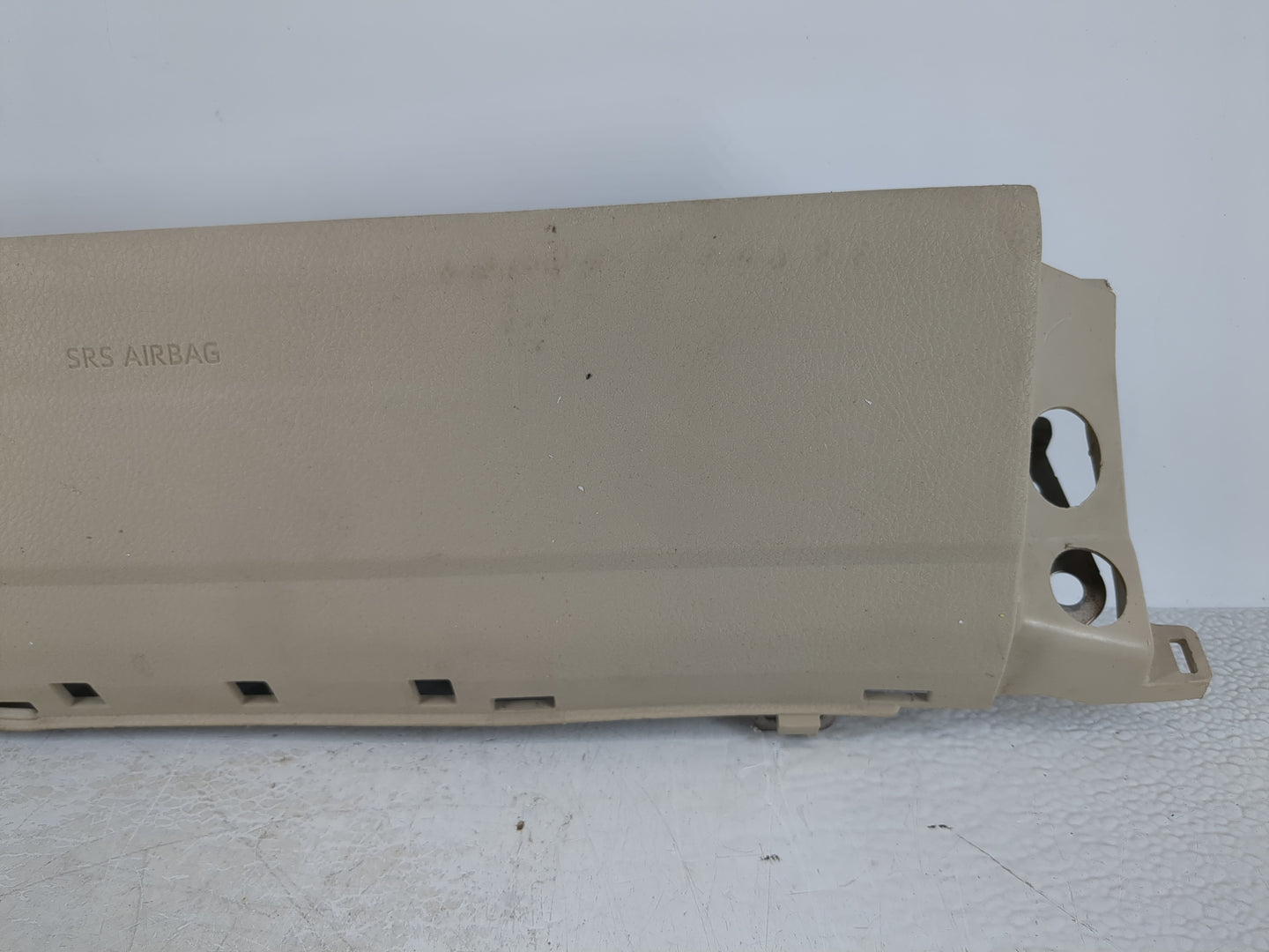 2018-2019 Toyota Camry Air Bag Passenger Right Knee OEM P/N:506799518M4M Fits Fits 2018 2019 OEM Used Auto Parts - Oemusedau