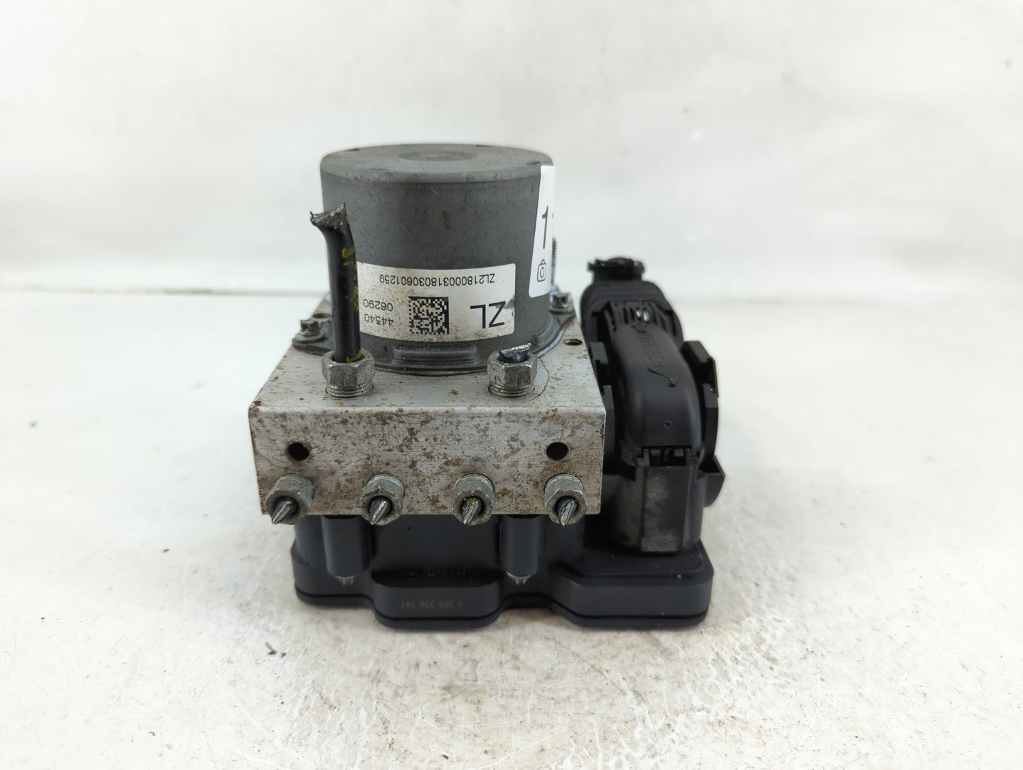 2018-2020 Toyota Camry ABS Pump Control Module Replacement P/N:44540 06290 Fits Fits 2018 2019 2020 OEM Used Auto Parts - Oe