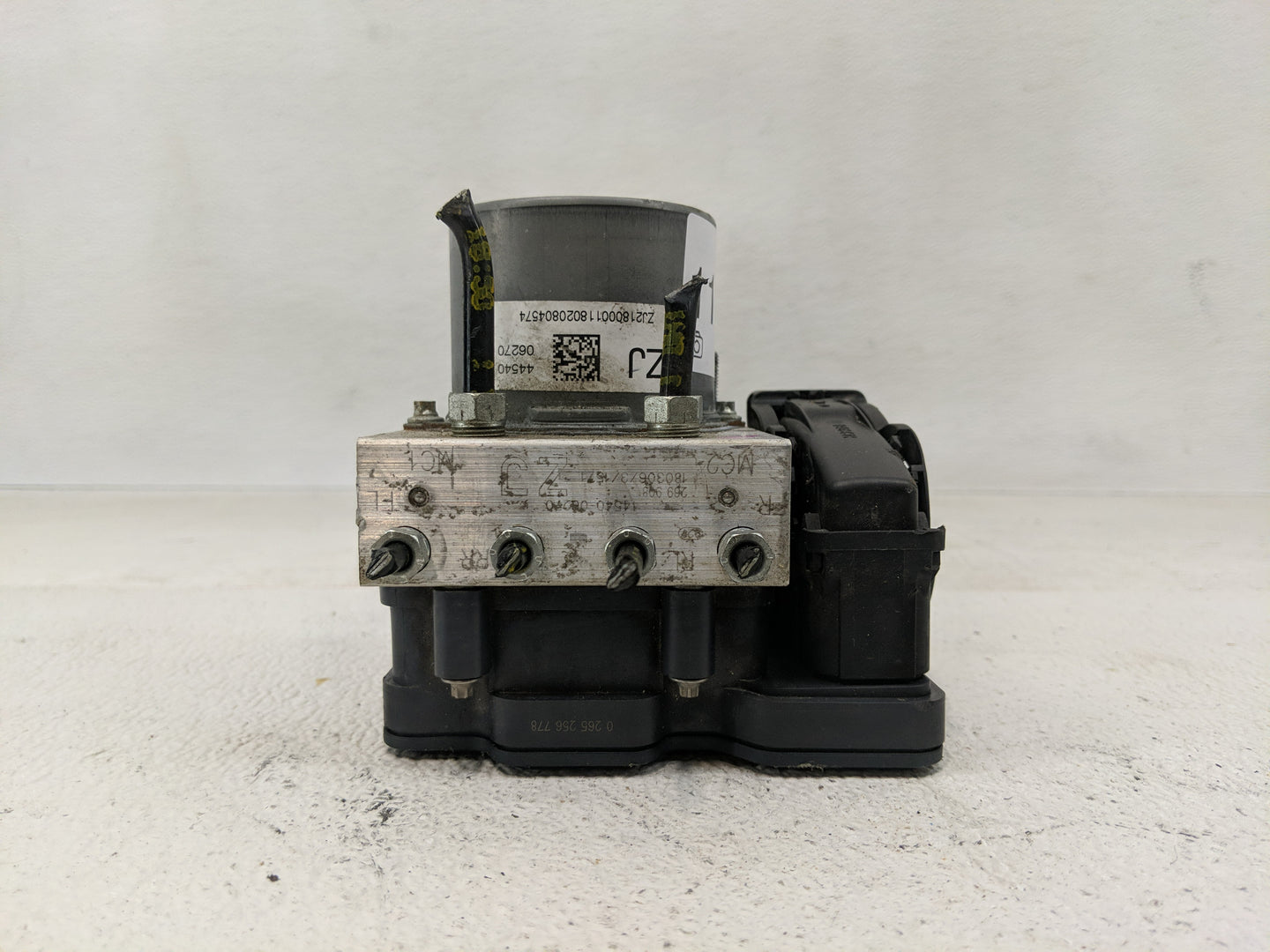 2018-2019 Toyota Camry ABS Pump Control Module Replacement P/N:44540 06270 Fits Fits 2018 2019 OEM Used Auto Parts - Oemused