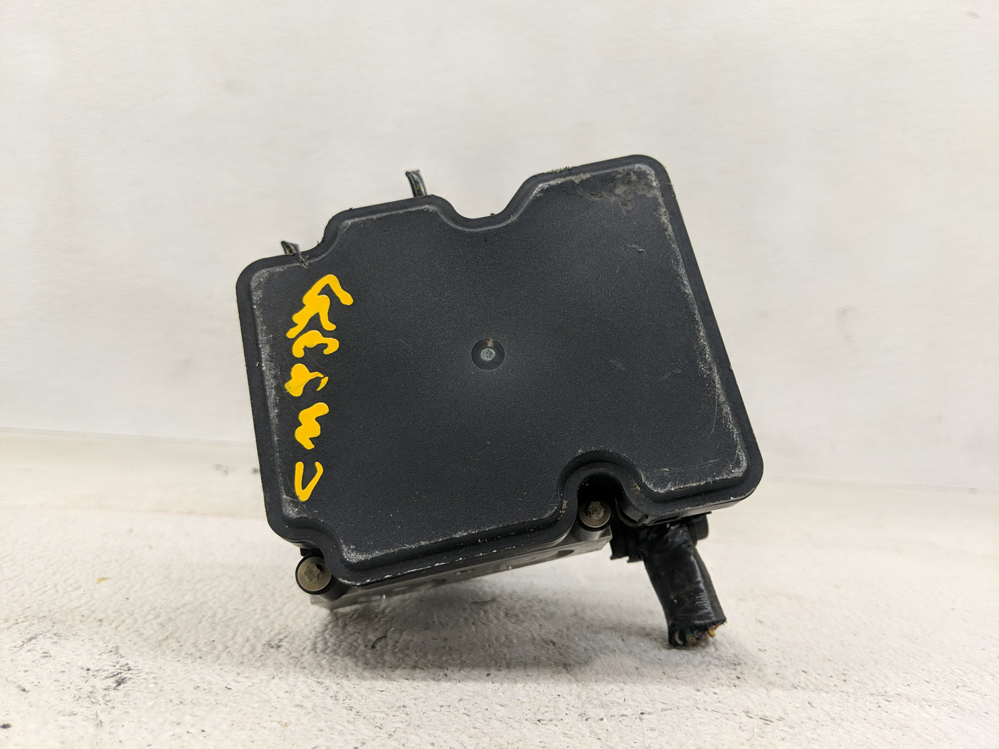 2018-2019 Toyota Camry ABS Pump Control Module Replacement P/N:44540 06270 Fits Fits 2018 2019 OEM Used Auto Parts - Oemused