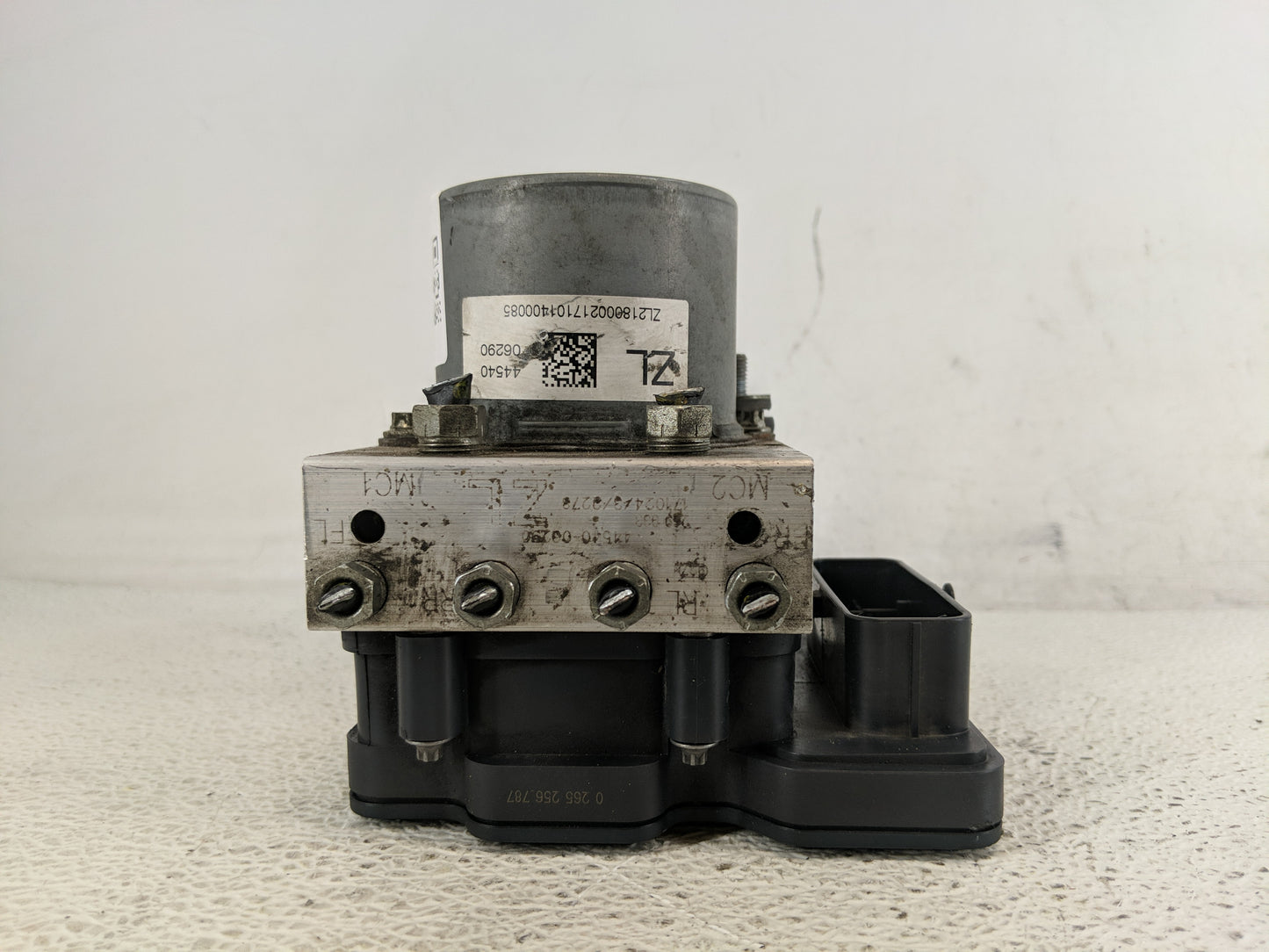 2018-2020 Toyota Camry ABS Pump Control Module Replacement P/N:44540-06290 Fits Fits 2018 2019 2020 OEM Used Auto Parts - Oe