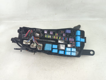 2018-2022 Toyota Camry Fusebox Fuse Box Panel Relay Module P/N:82620-33130 Fits Fits 2018 2019 2020 2021 2022 OEM Used Auto Parts