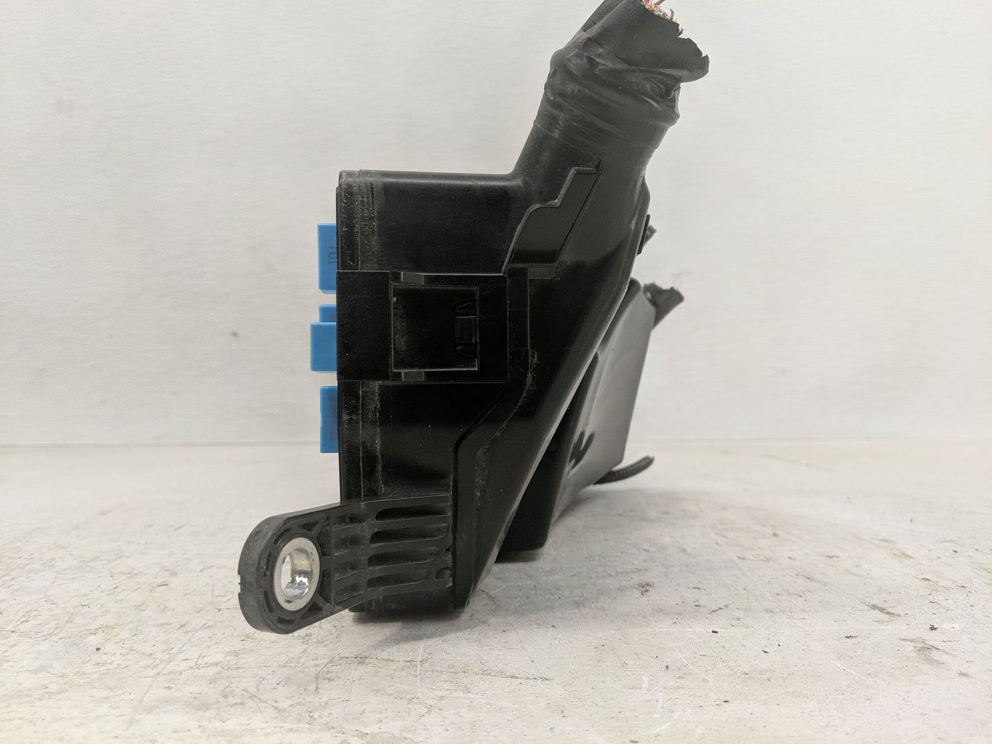 2018-2022 Toyota Camry Fusebox Fuse Box Panel Relay Module P/N:82662-06731 82620-33130 Fits Fits 2018 2019 2020 2021 2022 OE