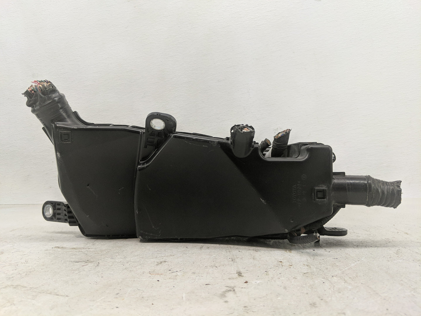 2018-2022 Toyota Camry Fusebox Fuse Box Panel Relay Module P/N:82662-06731 82620-33130 Fits Fits 2018 2019 2020 2021 2022 OE