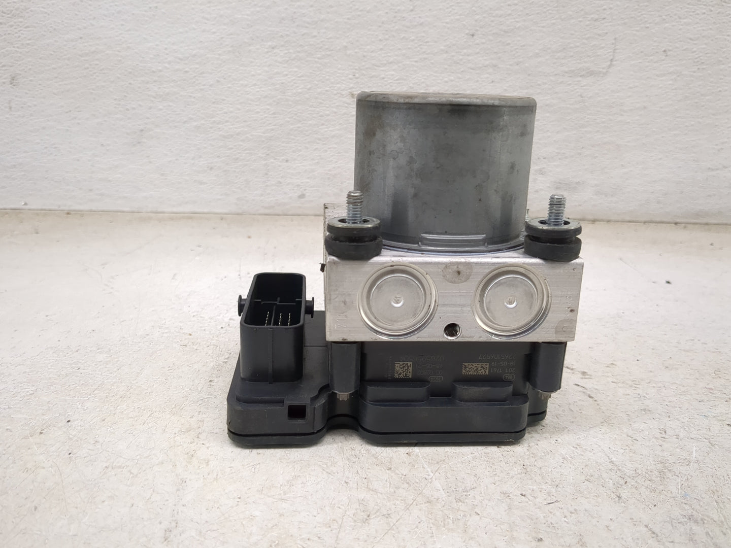 2018 Toyota Camry ABS Pump Control Module Replacement P/N:44540 06290 Fits OEM Used Auto Parts - Oemusedautoparts1.com