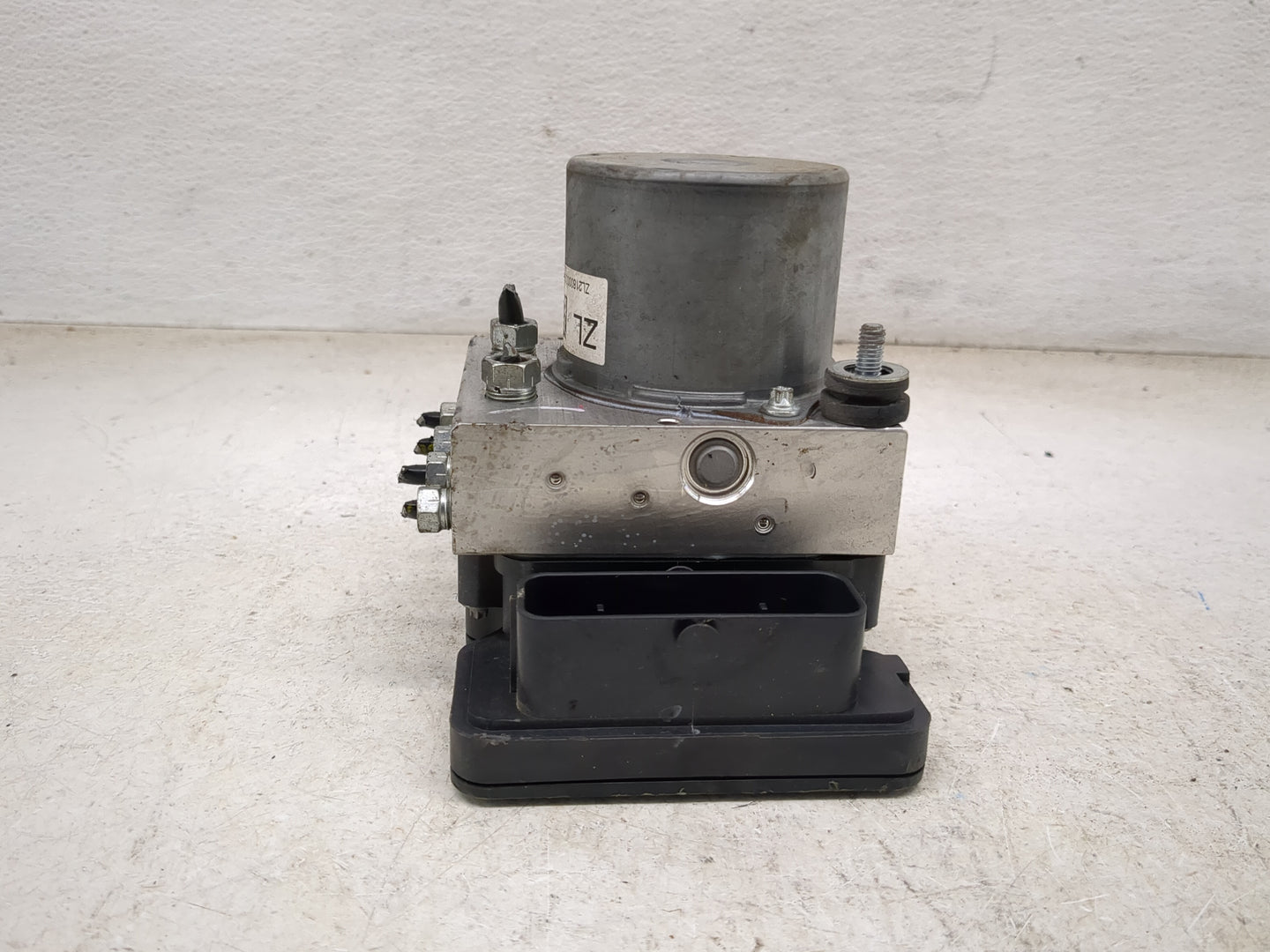 2018 Toyota Camry ABS Pump Control Module Replacement P/N:44540 06290 Fits OEM Used Auto Parts - Oemusedautoparts1.com