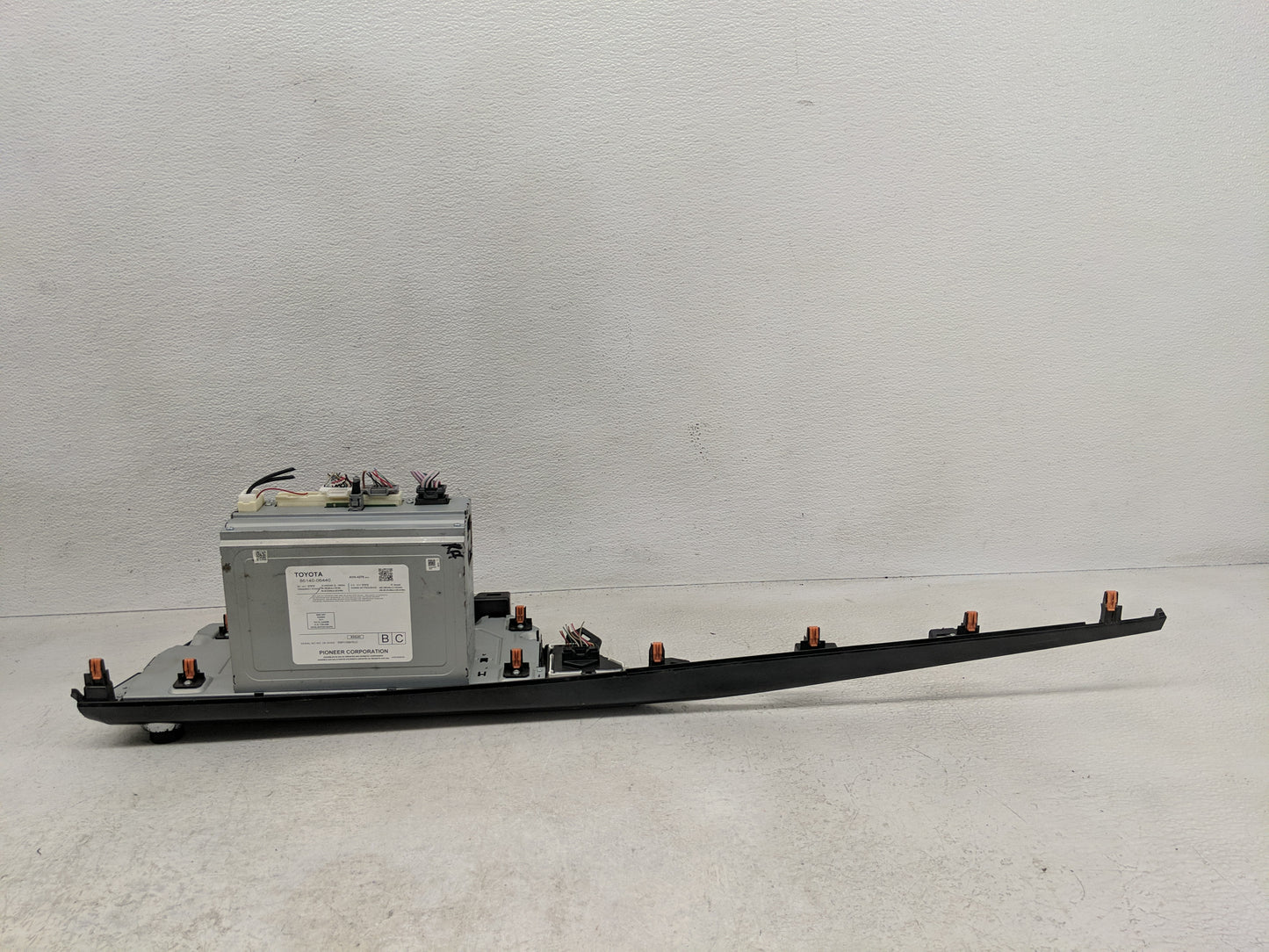 2018 Toyota Camry Radio AM FM Cd Player Receiver Replacement P/N:86140-06440 Fits OEM Used Auto Parts - Oemusedautoparts1.co