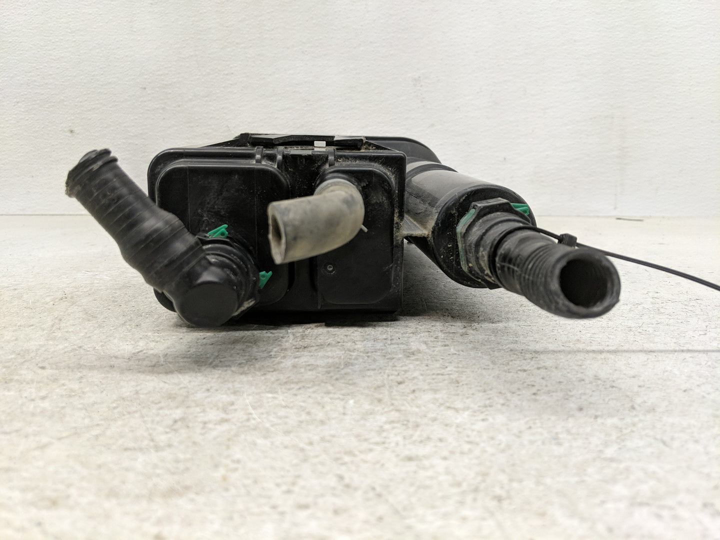 2018 Toyota Camry Fuel Vapor Charcoal Canister - Oemusedautoparts1.com