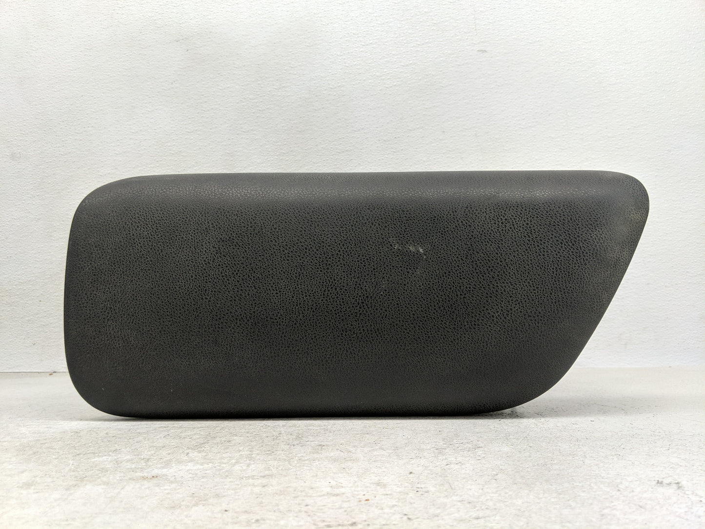 2018 Toyota Camry Center Console Armrest Cover Lid P/N:58810-06660 58810-06890, 58812-06210 Fits OEM Used Auto Parts - Oemus