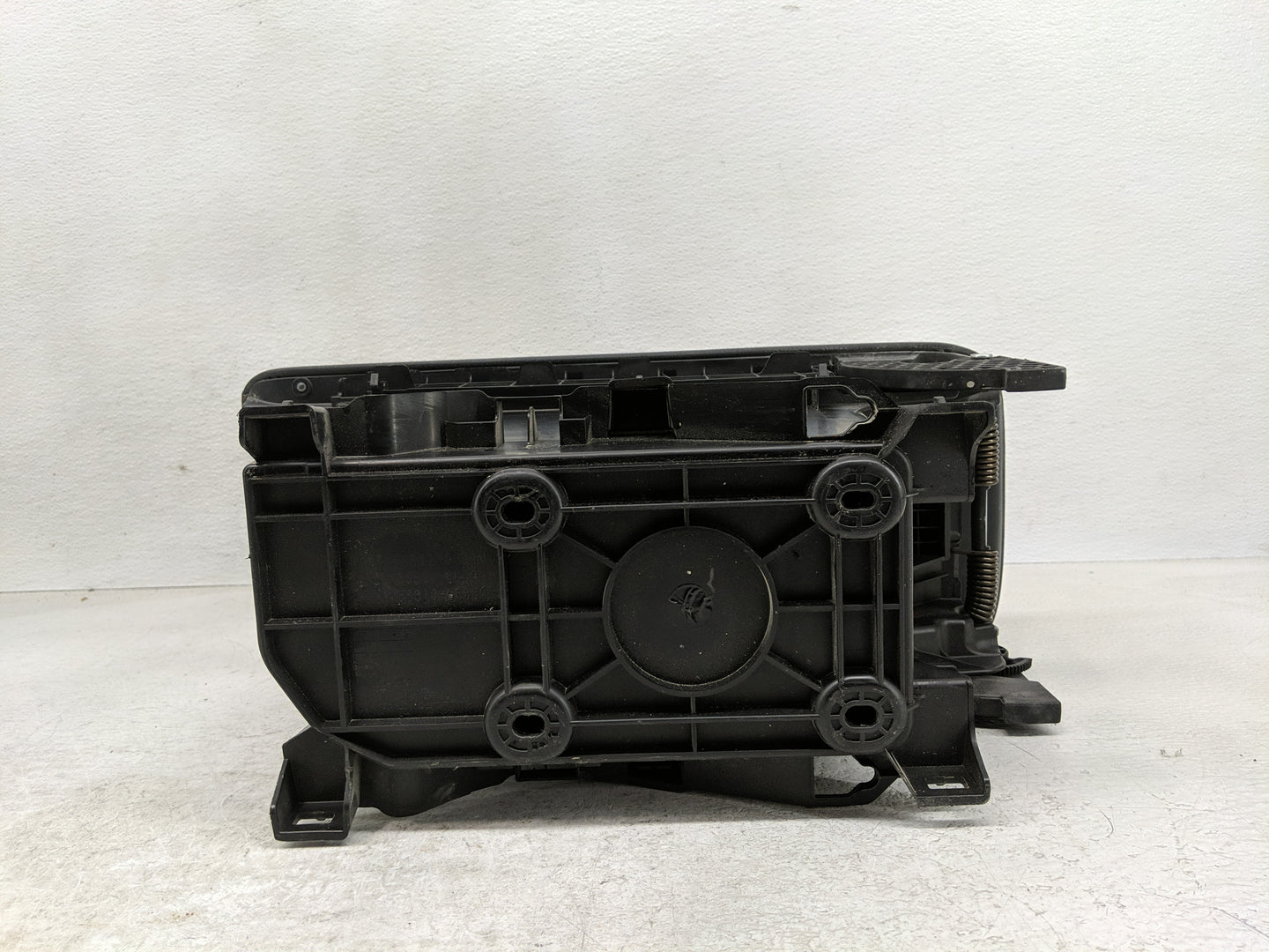 2018 Toyota Camry Center Console Armrest Cover Lid P/N:58810-06660 58810-06890, 58812-06210 Fits OEM Used Auto Parts - Oemus