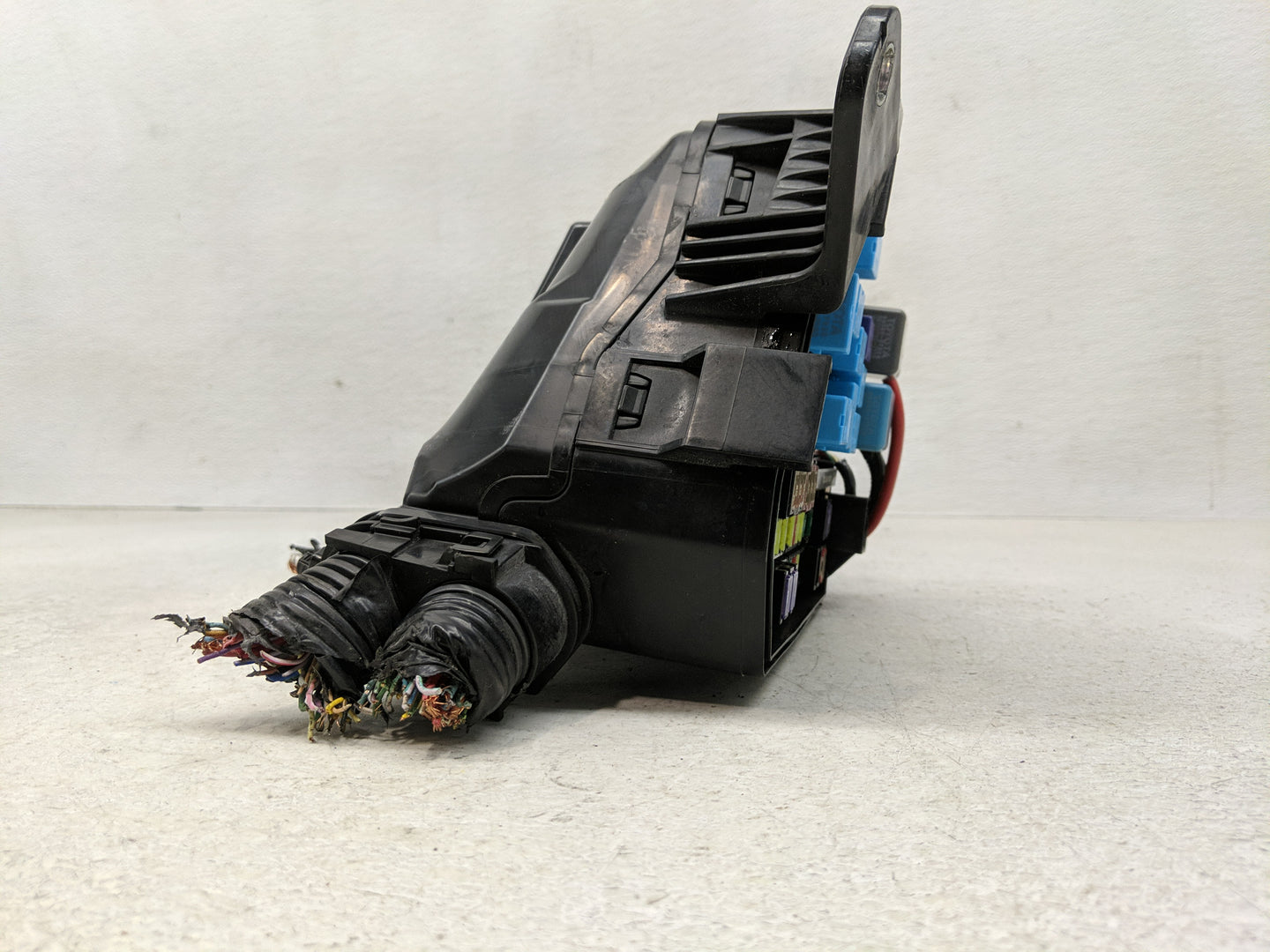 2018-2022 Toyota Camry Fusebox Fuse Box Panel Relay Module P/N:82620-33130 Fits Fits 2018 2019 2020 2021 2022 OEM Used Auto 