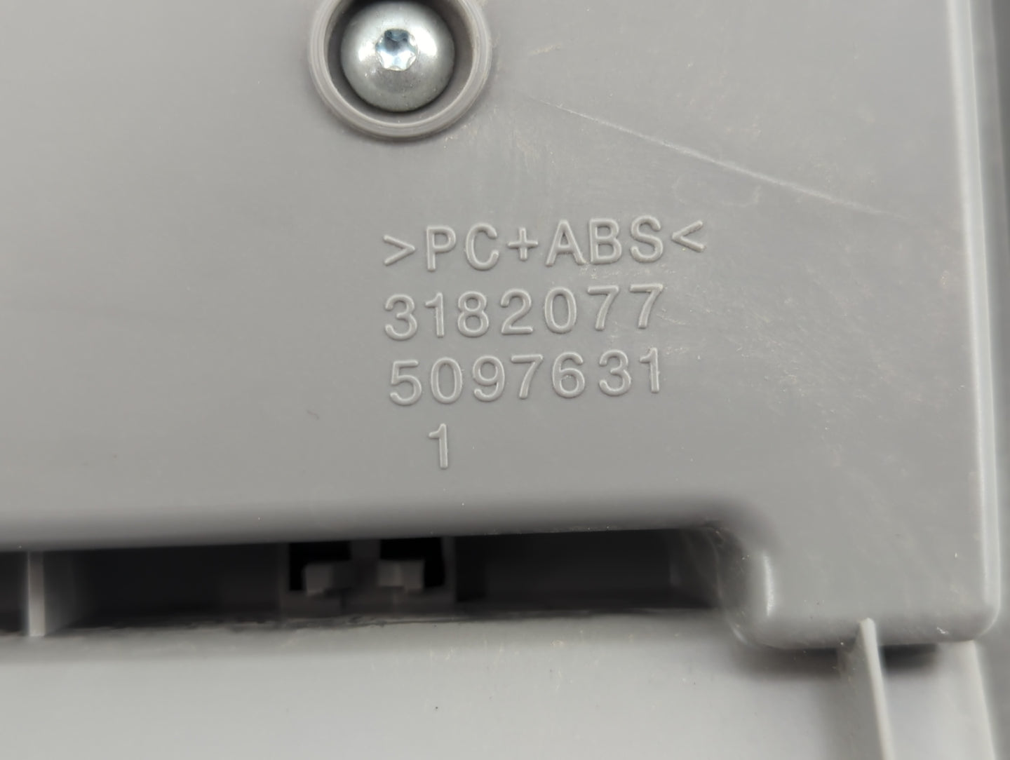2018 Toyota Camry Overhead Roof Console - Oemusedautoparts1.com