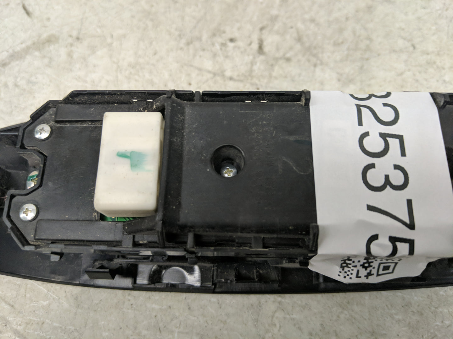 2018-2022 Toyota Camry Master Power Window Switch Replacement Driver Side Left P/N:84040-06070 Fits Fits 2018 2019 2020 2021