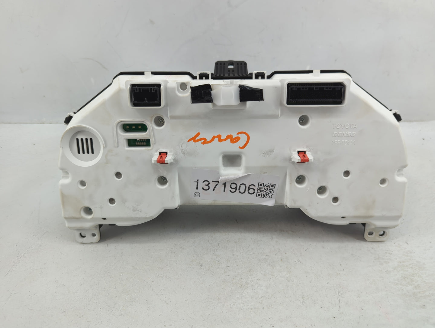 2018 Toyota Camry Instrument Cluster Speedometer Gauges P/N:83800-0XG70-00 Fits OEM Used Auto Parts - Oemusedautoparts1.com