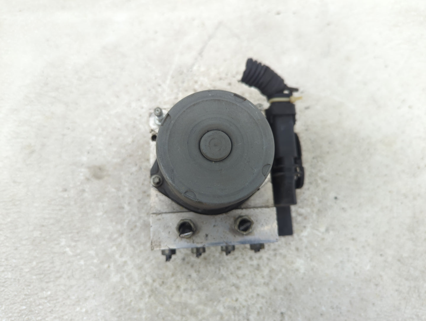 2018-2020 Toyota Camry ABS Pump Control Module Replacement P/N:44540-06241 Fits Fits 2018 2019 2020 OEM Used Auto Parts - Oe