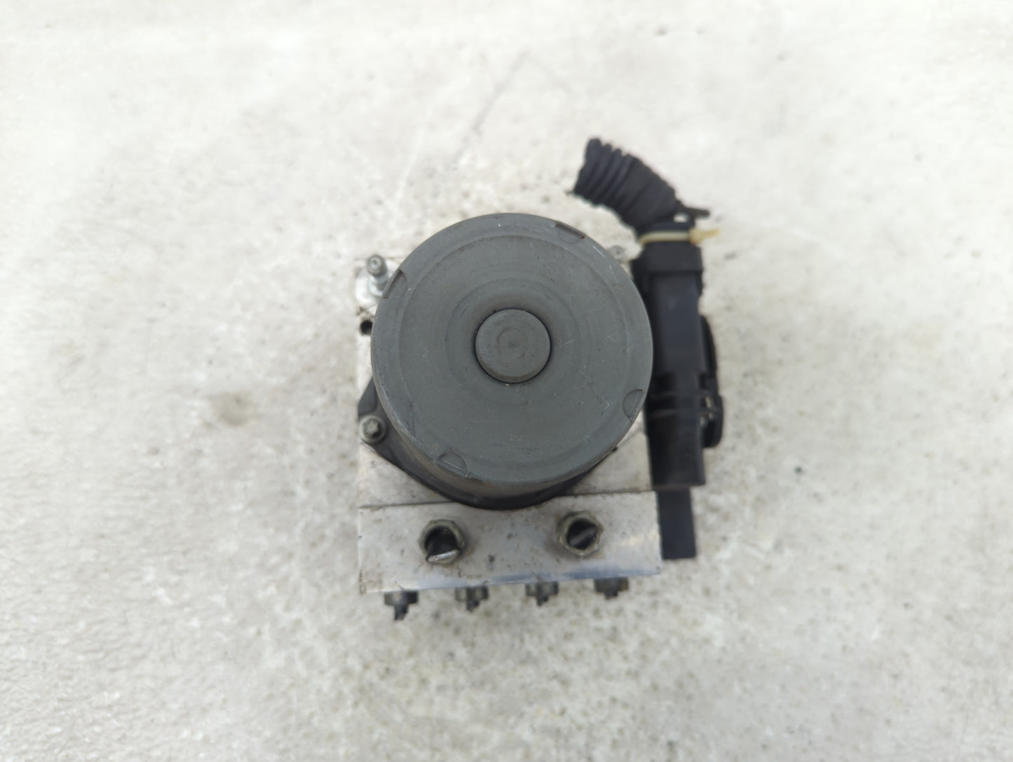 2018-2020 Toyota Camry ABS Pump Control Module Replacement P/N:44540-06241 Fits Fits 2018 2019 2020 OEM Used Auto Parts - Oe