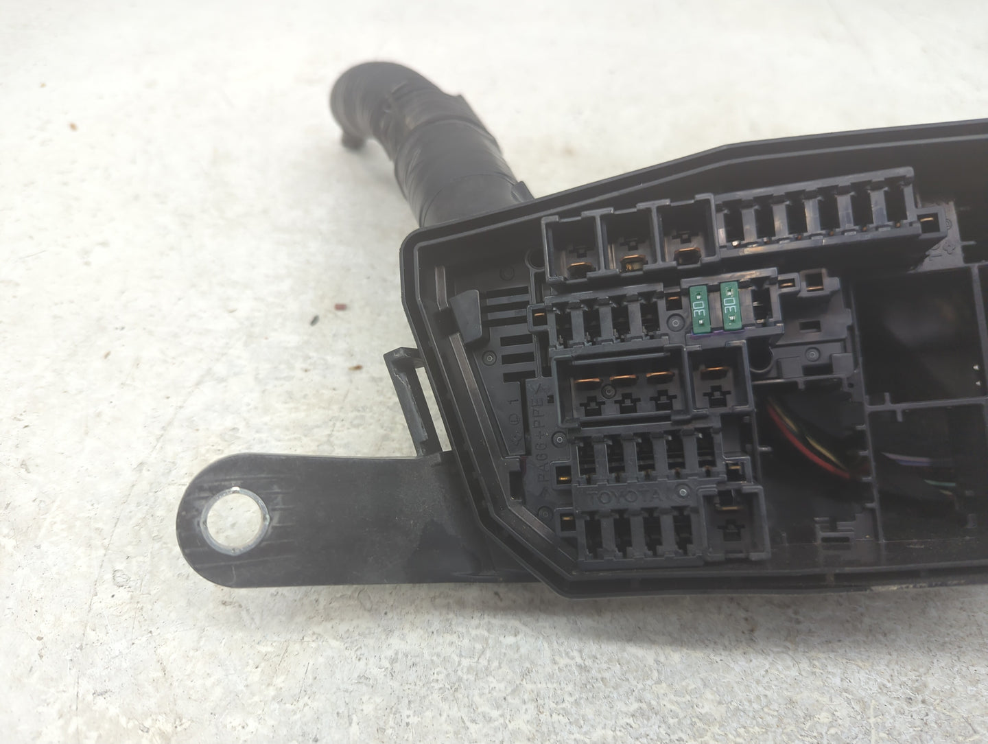 2018-2022 Toyota Camry Fusebox Fuse Box Panel Relay Module Fits Fits 2018 2019 2020 2021 2022 OEM Used Auto Parts - Oemuseda