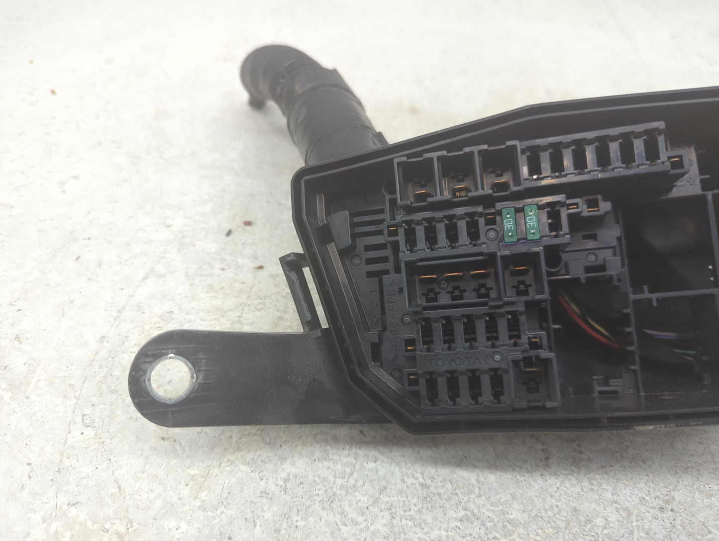 2018-2022 Toyota Camry Fusebox Fuse Box Panel Relay Module Fits Fits 2018 2019 2020 2021 2022 OEM Used Auto Parts - Oemuseda