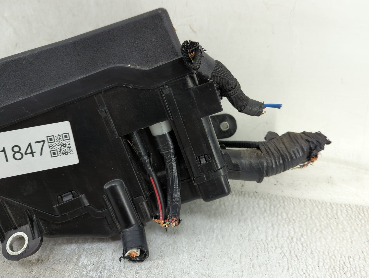 2018-2022 Toyota Camry Fusebox Fuse Box Panel Relay Module Fits Fits 2018 2019 2020 2021 2022 OEM Used Auto Parts - Oemuseda